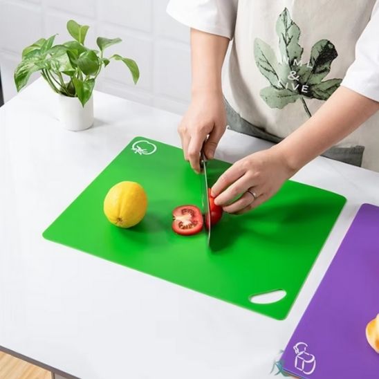 Planche-a-decouper-vert-legumes