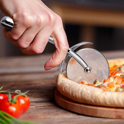 Couteau à pizza lame précise