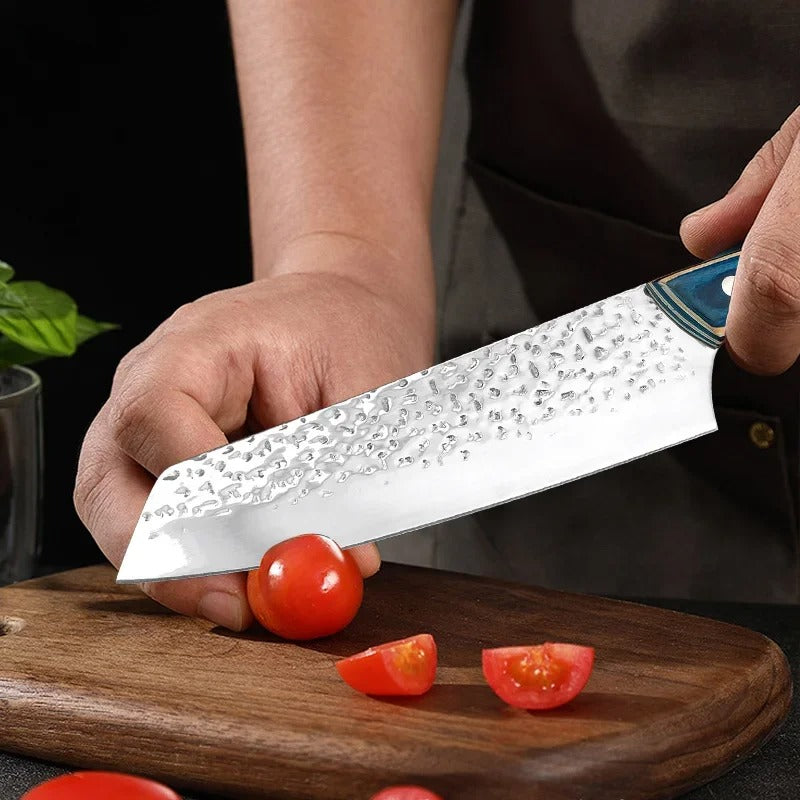 couteau de boucher coupe tomate