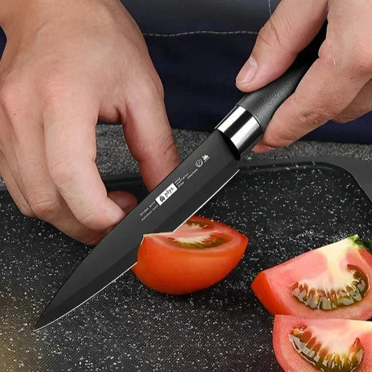 couteau de chef decoupe tomate