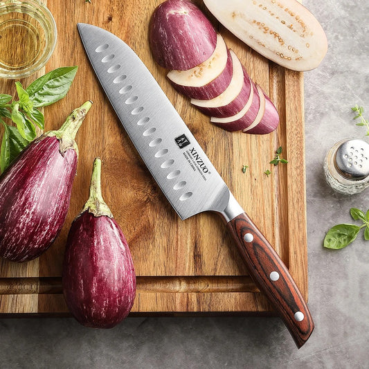 couteau de cuisine professionnel trancher aubergine