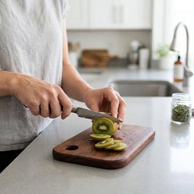 Planche à découper bois tranche kiwi