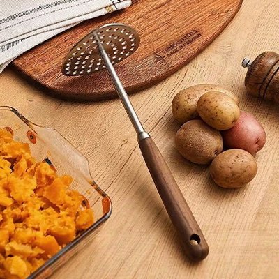 Presse purée manche en bois