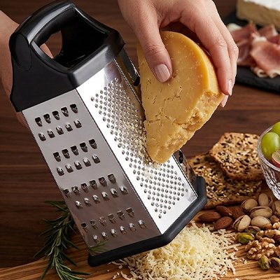 Râpe à fromage format tour compact