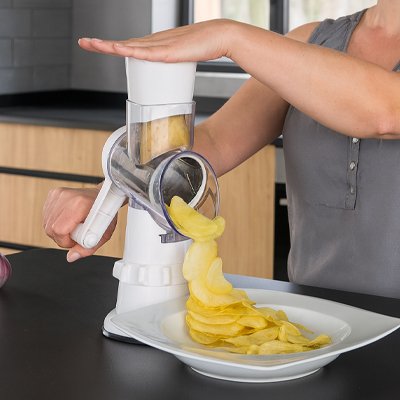 rape a legumes manuelle tranche pomme de terre